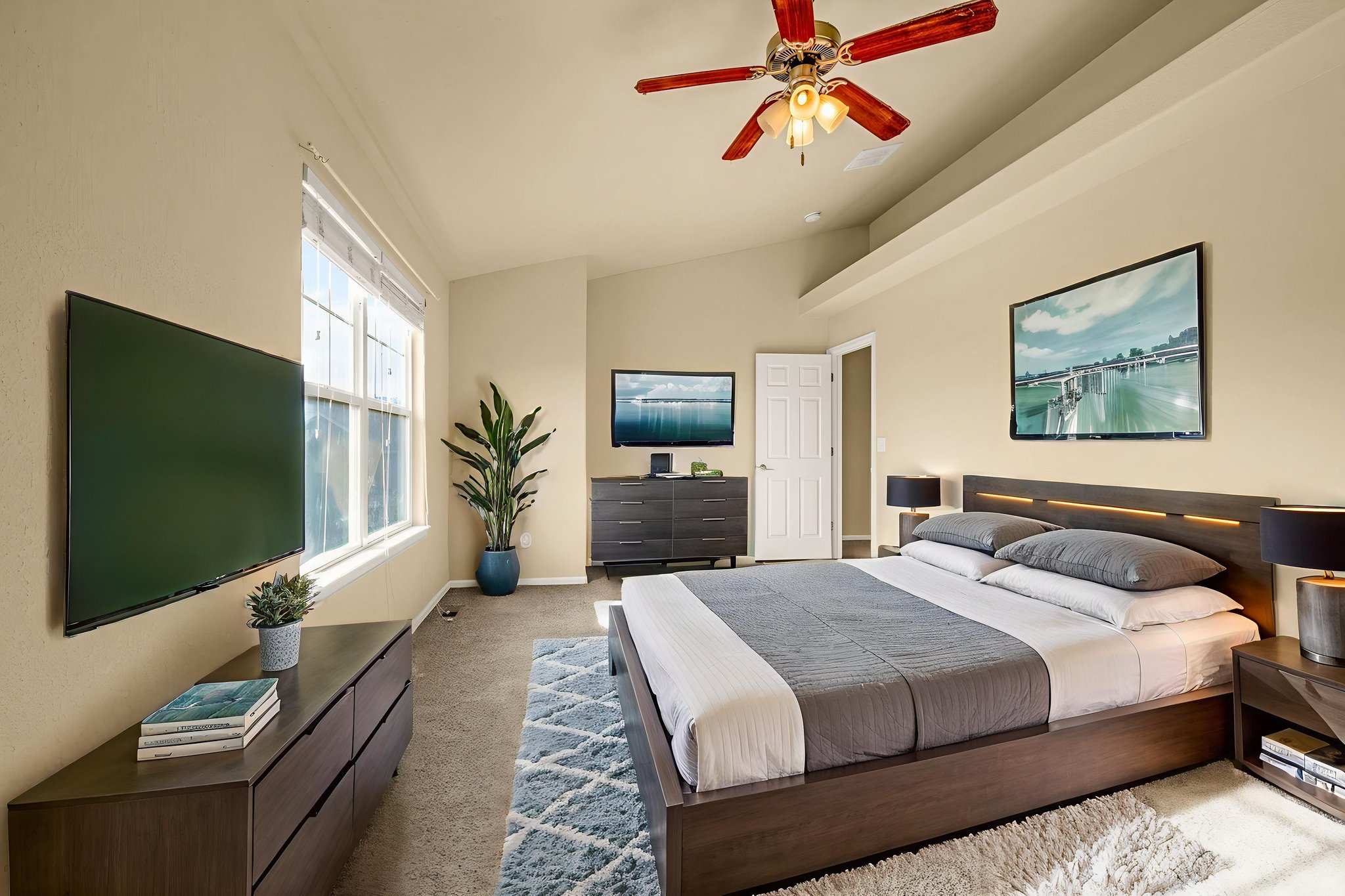 6L0A8733 (2) virtually staged.jpeg