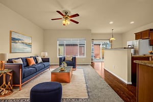 6L0A8663 virtually staged.jpeg