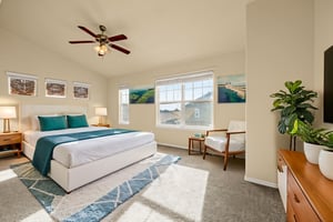 6L0A8724 (2) virtually staged.jpeg