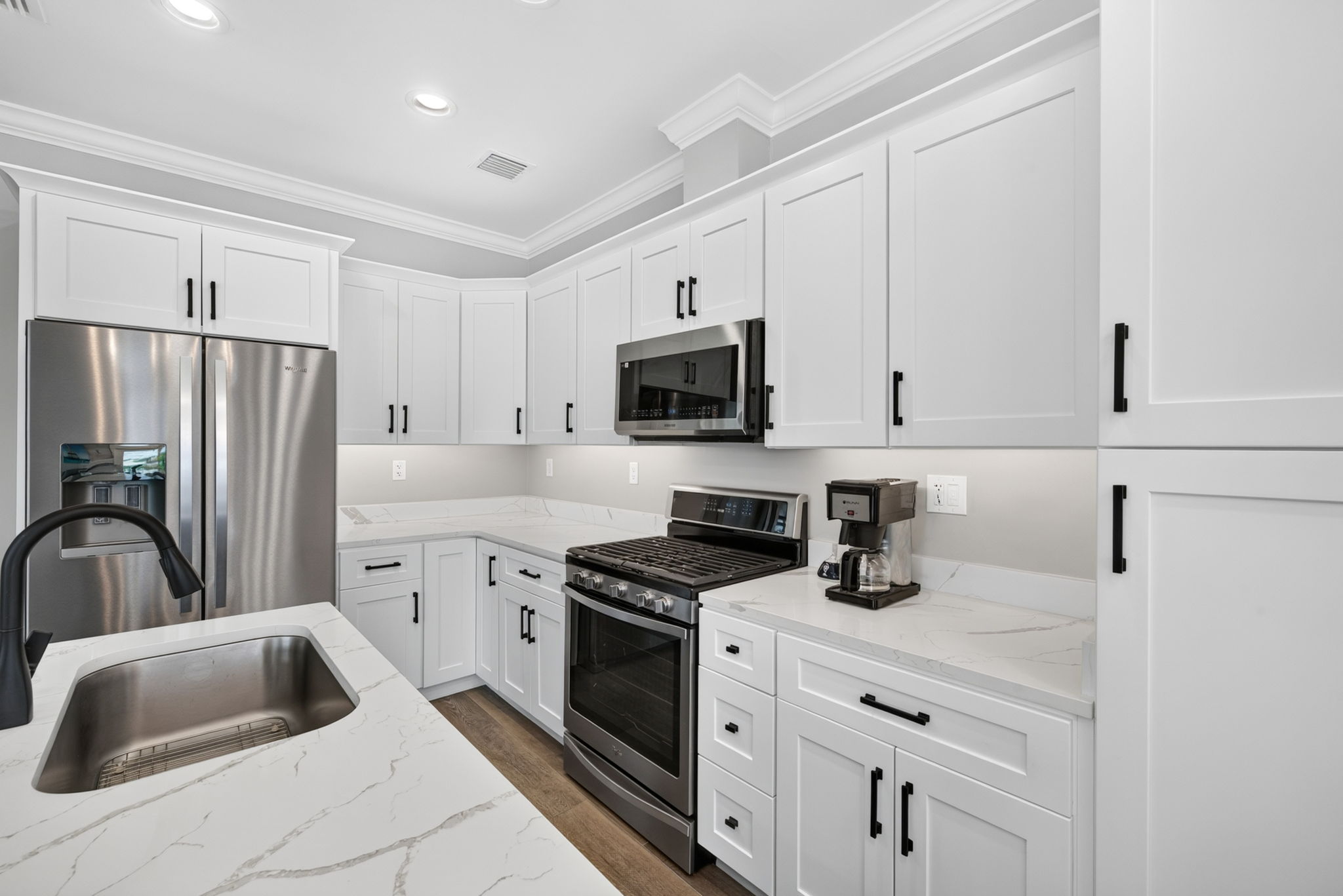 Kitchen 1 of 2