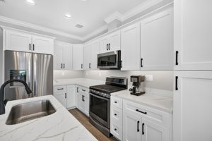 Kitchen 1 of 2