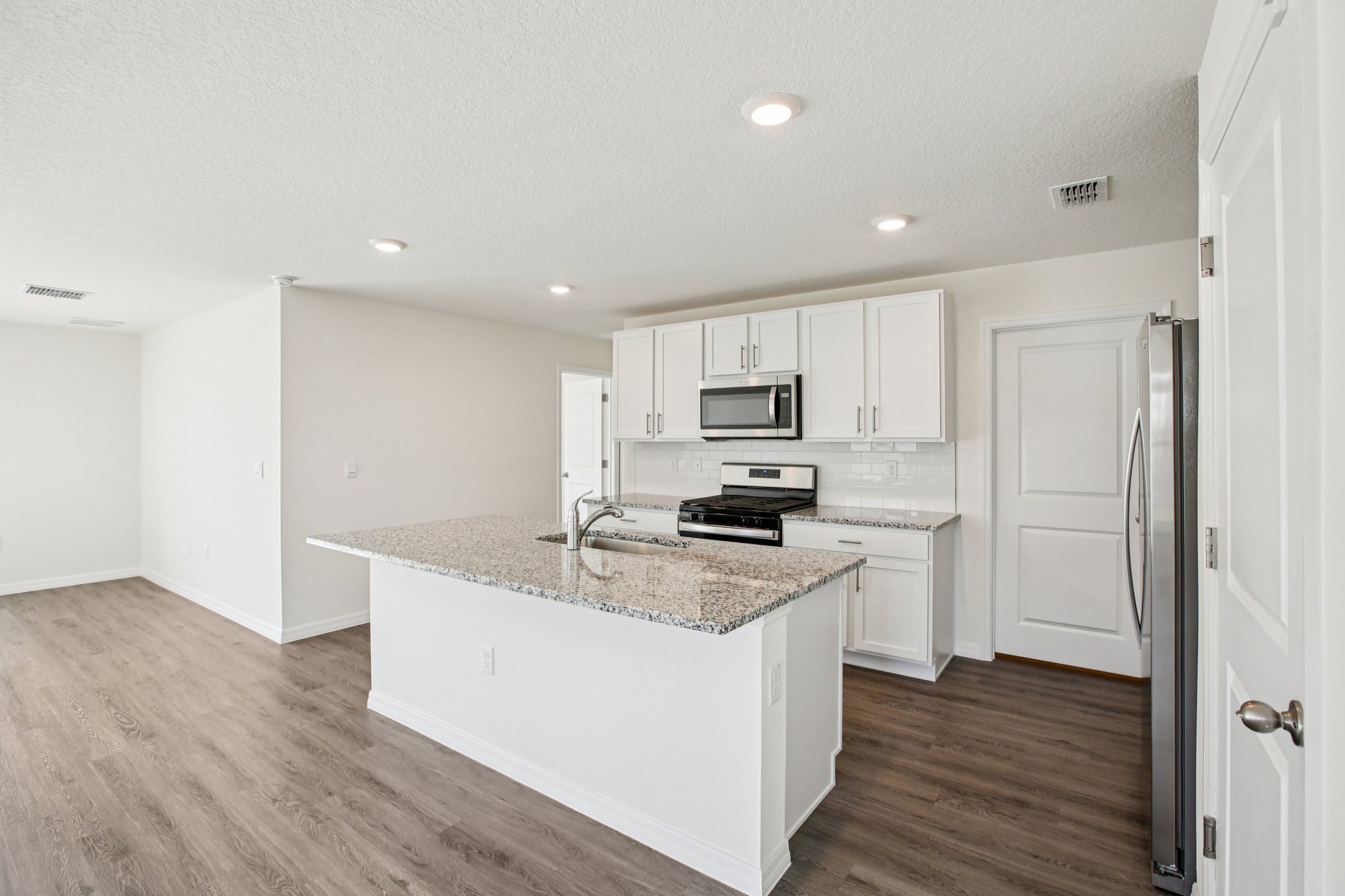 Sunflower Hill Dr-S2711-017.jpg