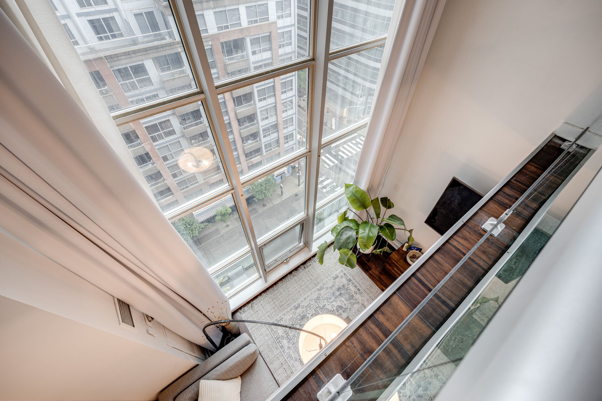 Toronto property showcase — delivered property photograph 24