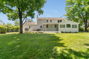Deck Natural gas line at deck, gas grill and fire pit included