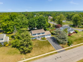 Located in the desirable Country Woods community, this home offers 2759 Sq Ft of living space and a peaceful setting with convenient access to schools, parks, shopping, and vibrant downtown Somerville.