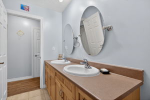  Photo 40
