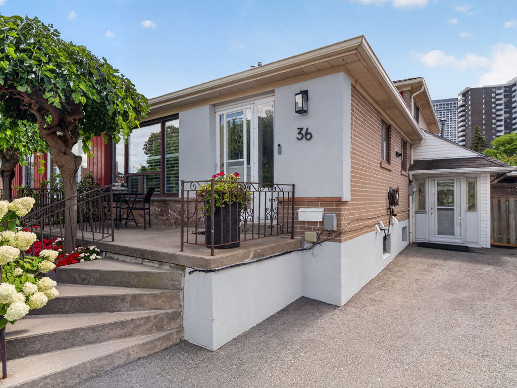 36 Crossbow Crescent