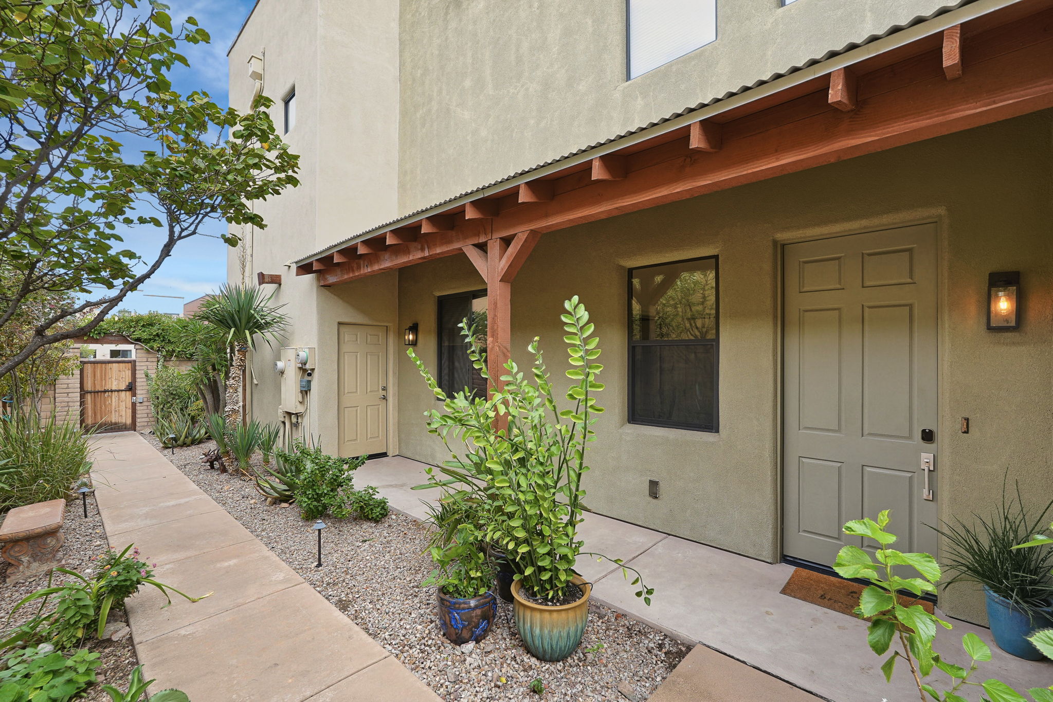  Photo 4