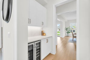 Kitchen/Breakfast Bar