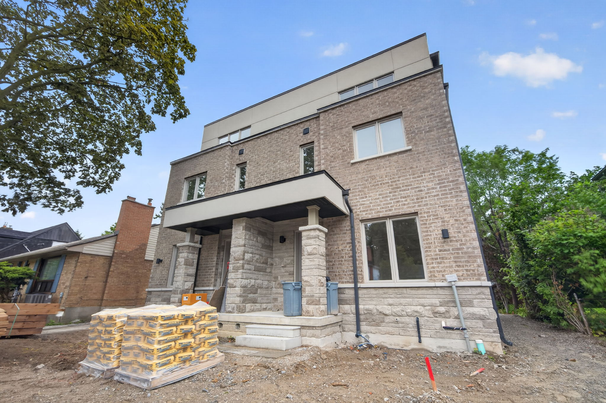 36 Luverne Ave Toronto, ON M3H 1R6