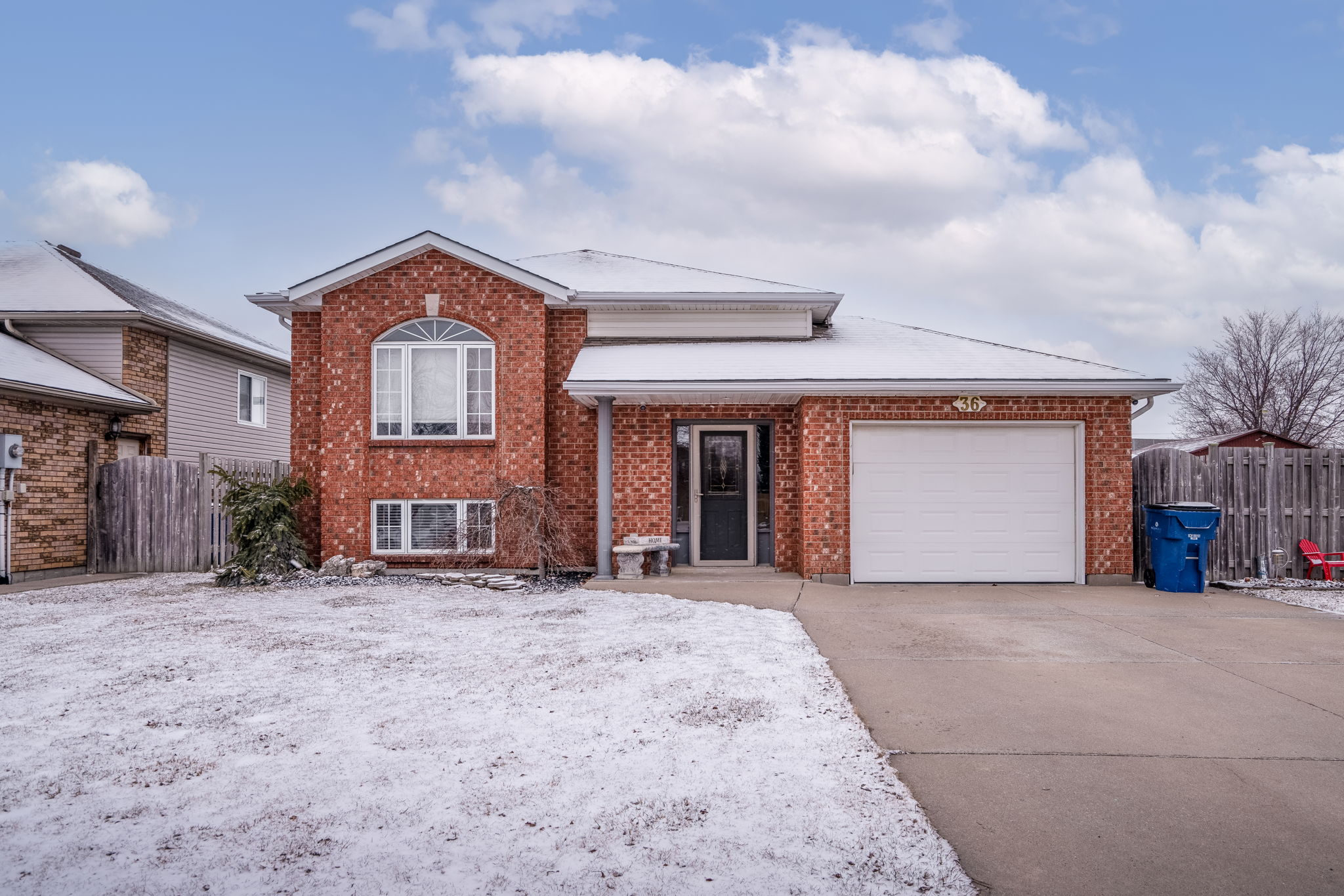 36 Massey Dr, Tilbury, ON N0P 2L0 MelandJer Creative