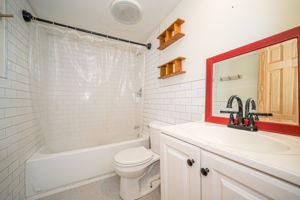  Photo 32