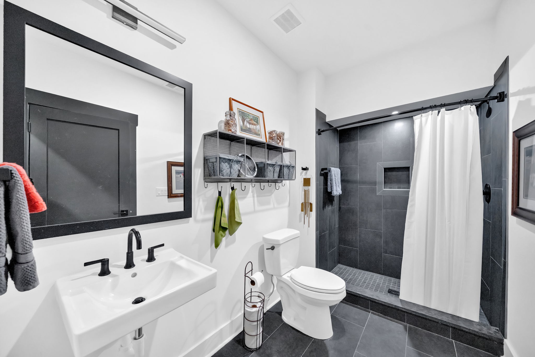 Studio Full Bath