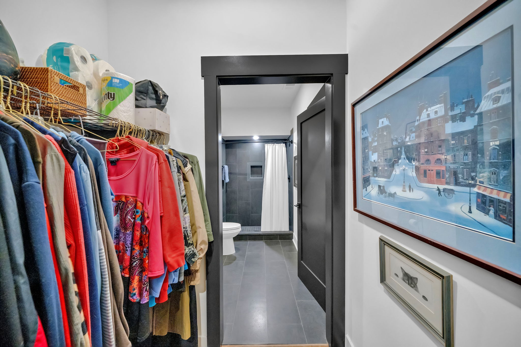 Studio Walk-in Closet
