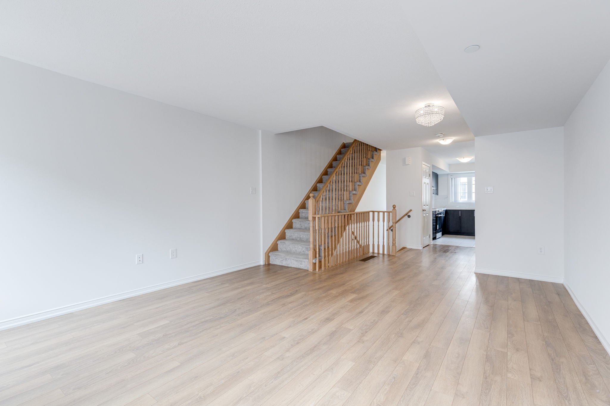 Oshawa property showcase — delivered property photograph 6