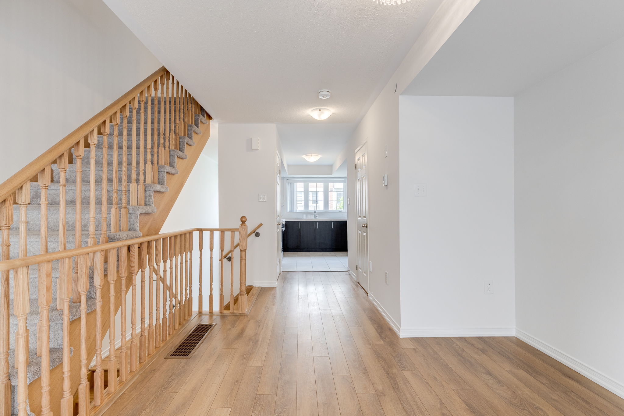 Oshawa property showcase — delivered property photograph 8
