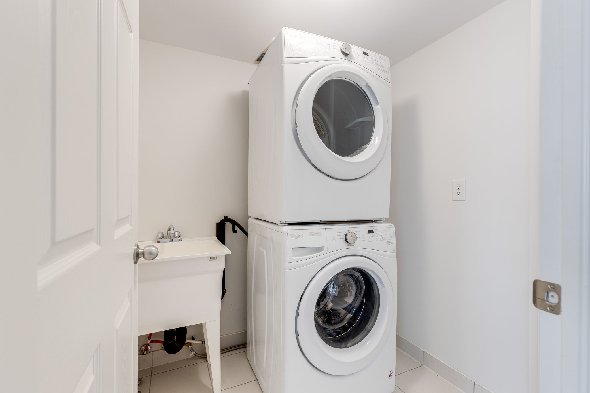 Oshawa property showcase — delivered property photograph 17