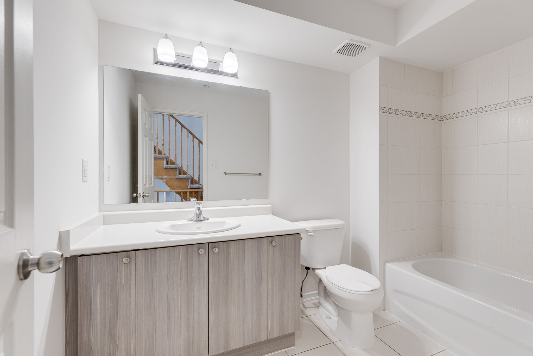 Oshawa property showcase — delivered property photograph 18
