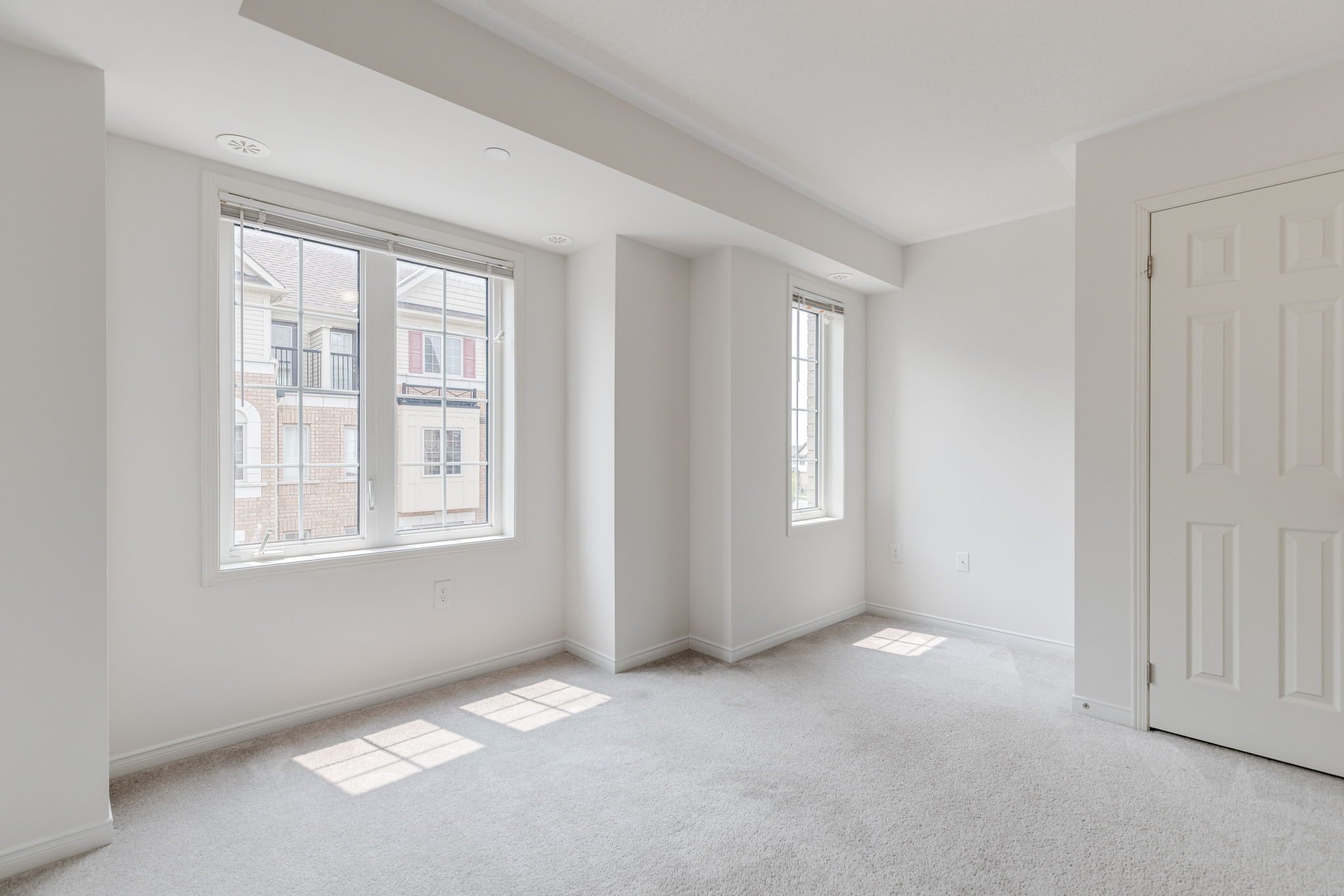 Oshawa property showcase — delivered property photograph 20