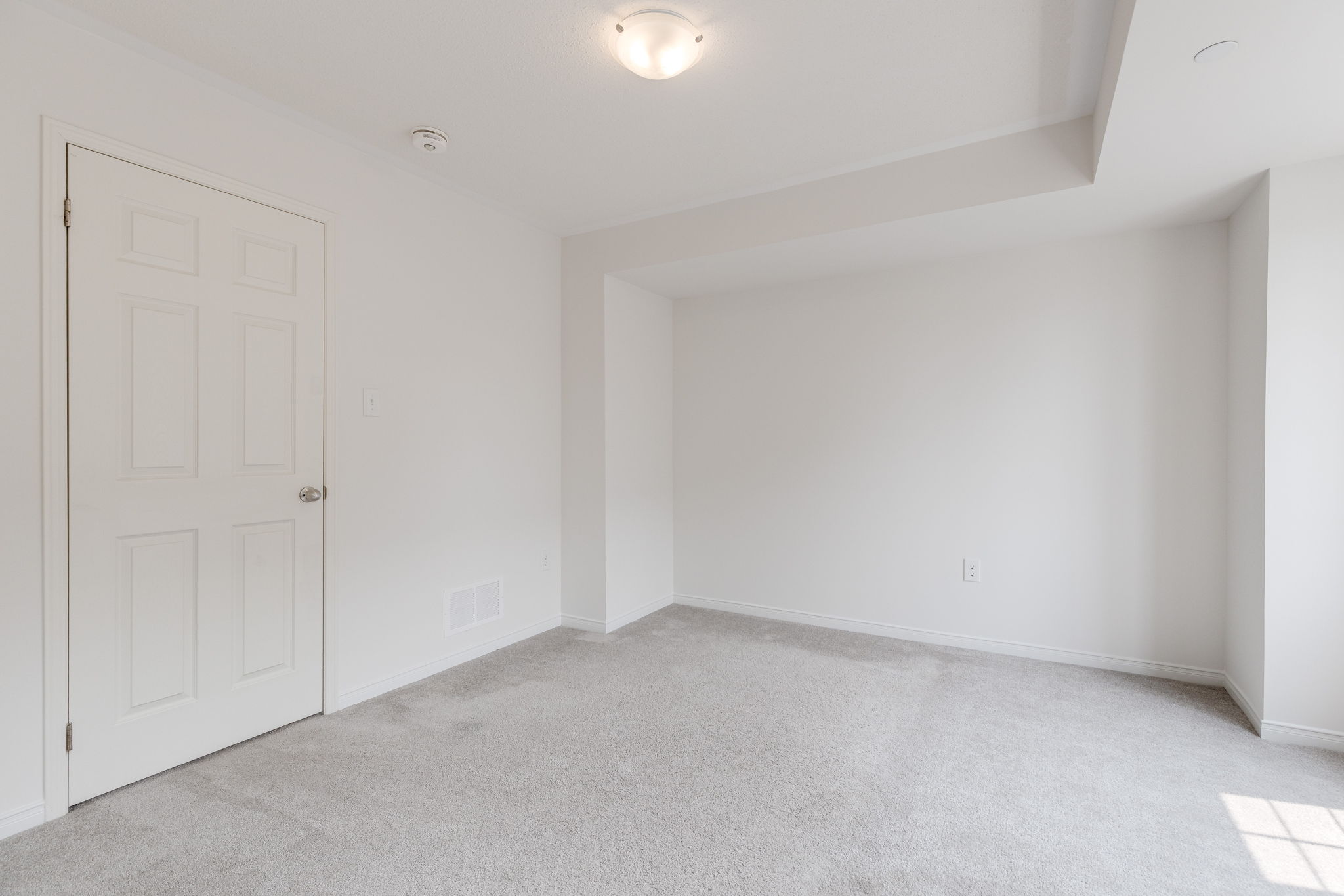 Oshawa property showcase — delivered property photograph 21