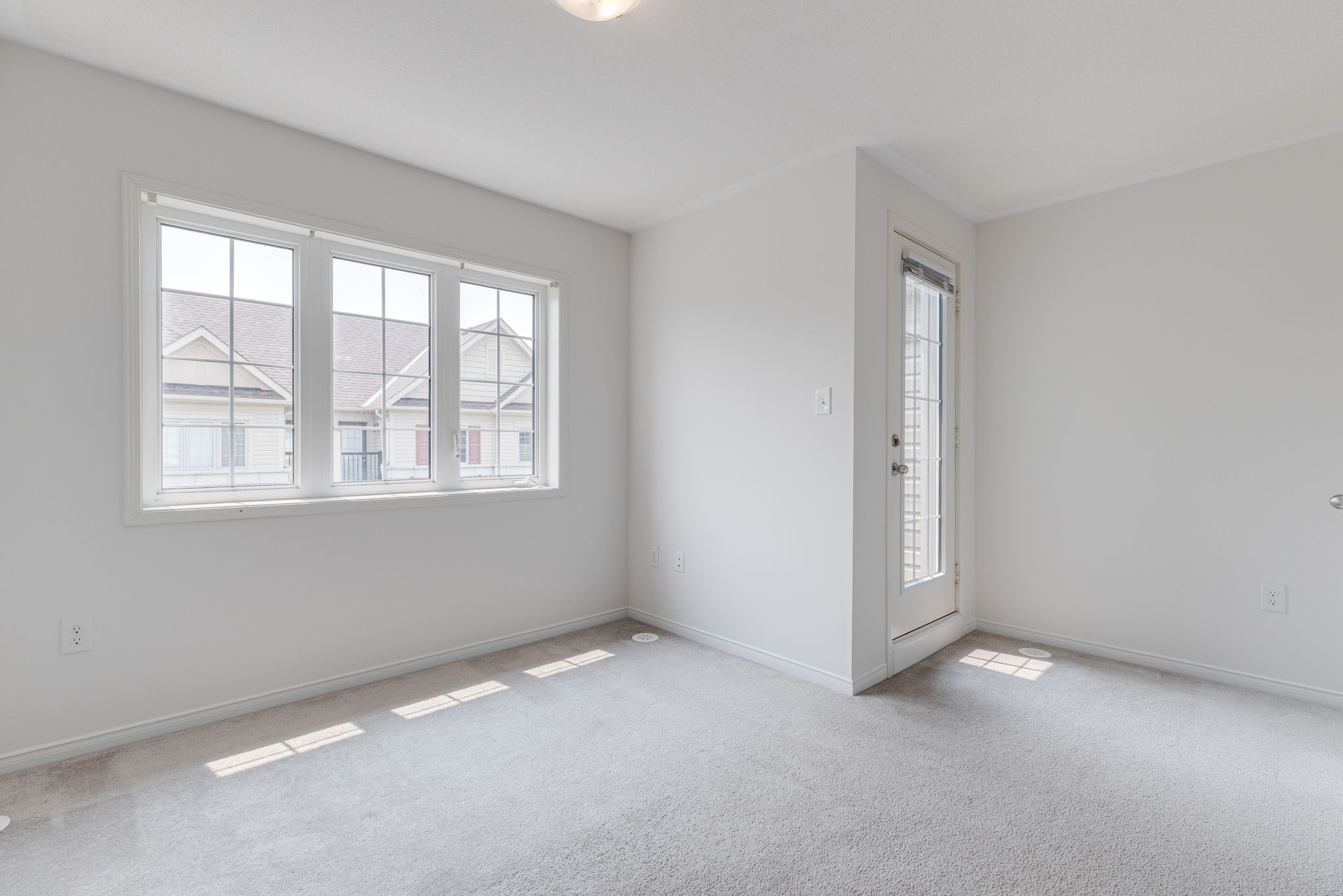 Oshawa property showcase — delivered property photograph 28