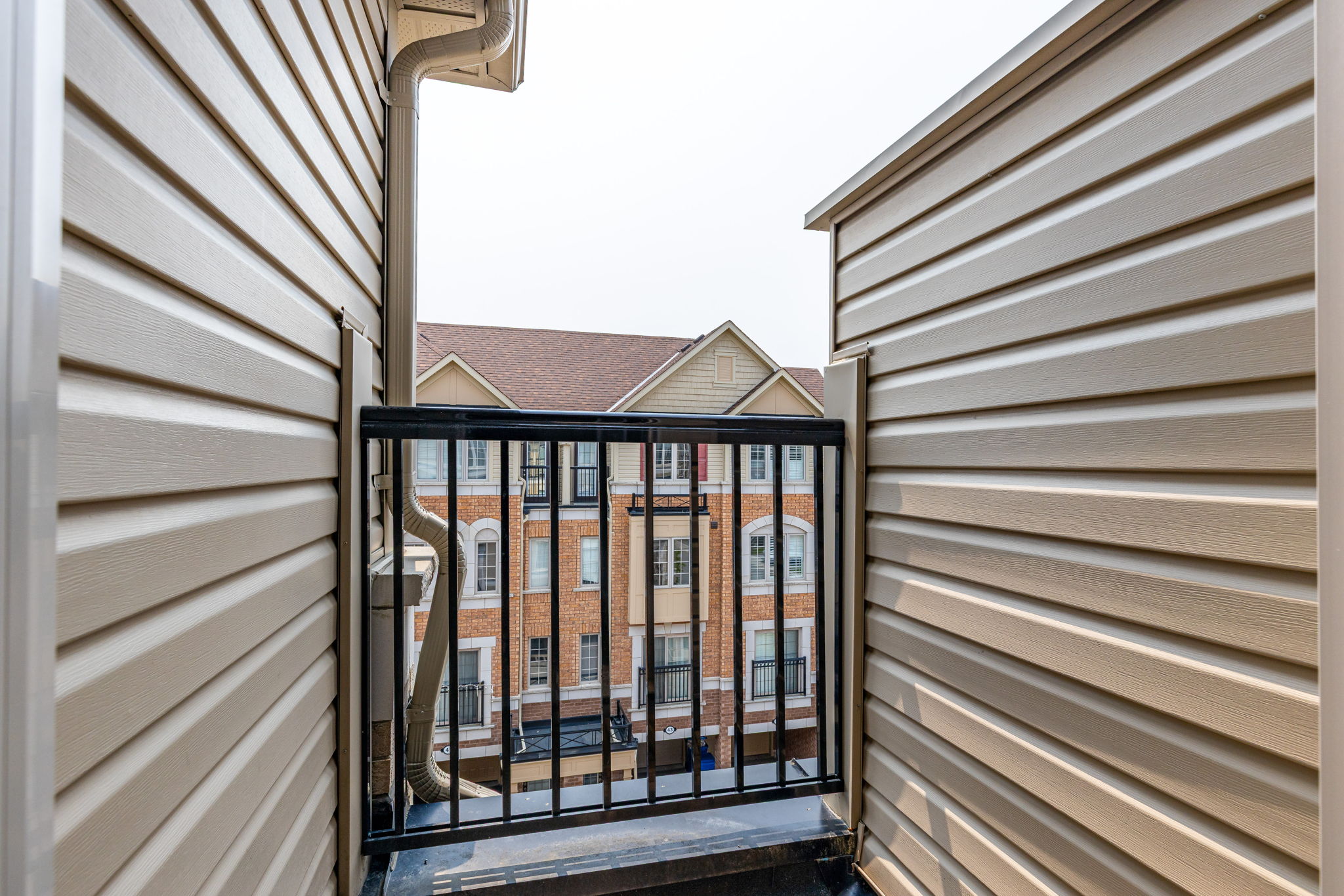 Oshawa property showcase — delivered property photograph 33