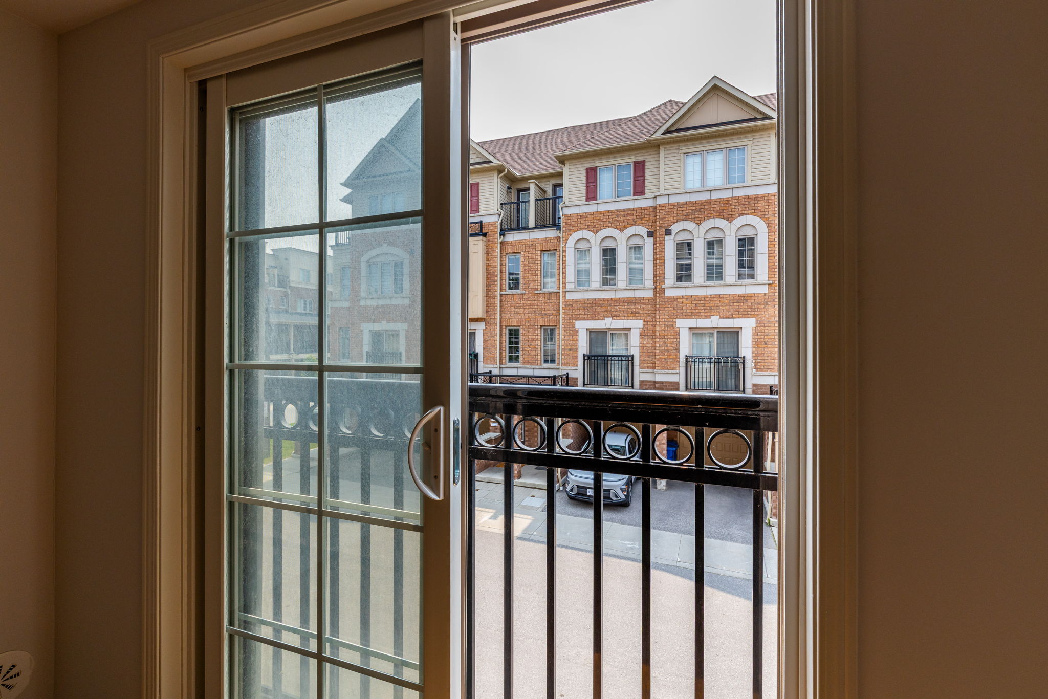 Oshawa property showcase — delivered property photograph 34