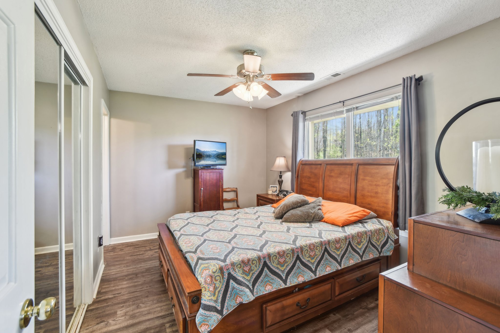 Queen Rd unit c-1004-015.jpg