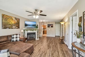 Queen Rd unit c-1004-006.jpg