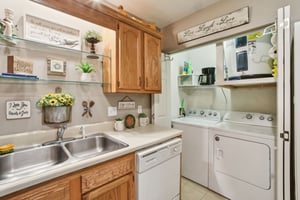 Queen Rd unit c-1004-013.jpg