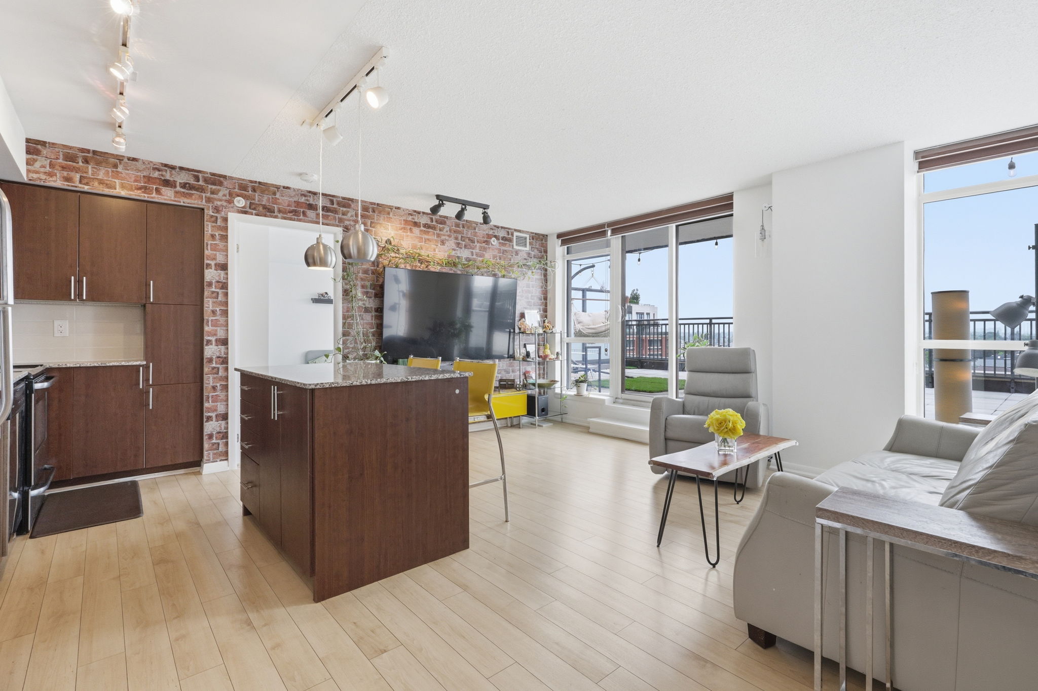 Property in Toronto — delivered property photograph 8
