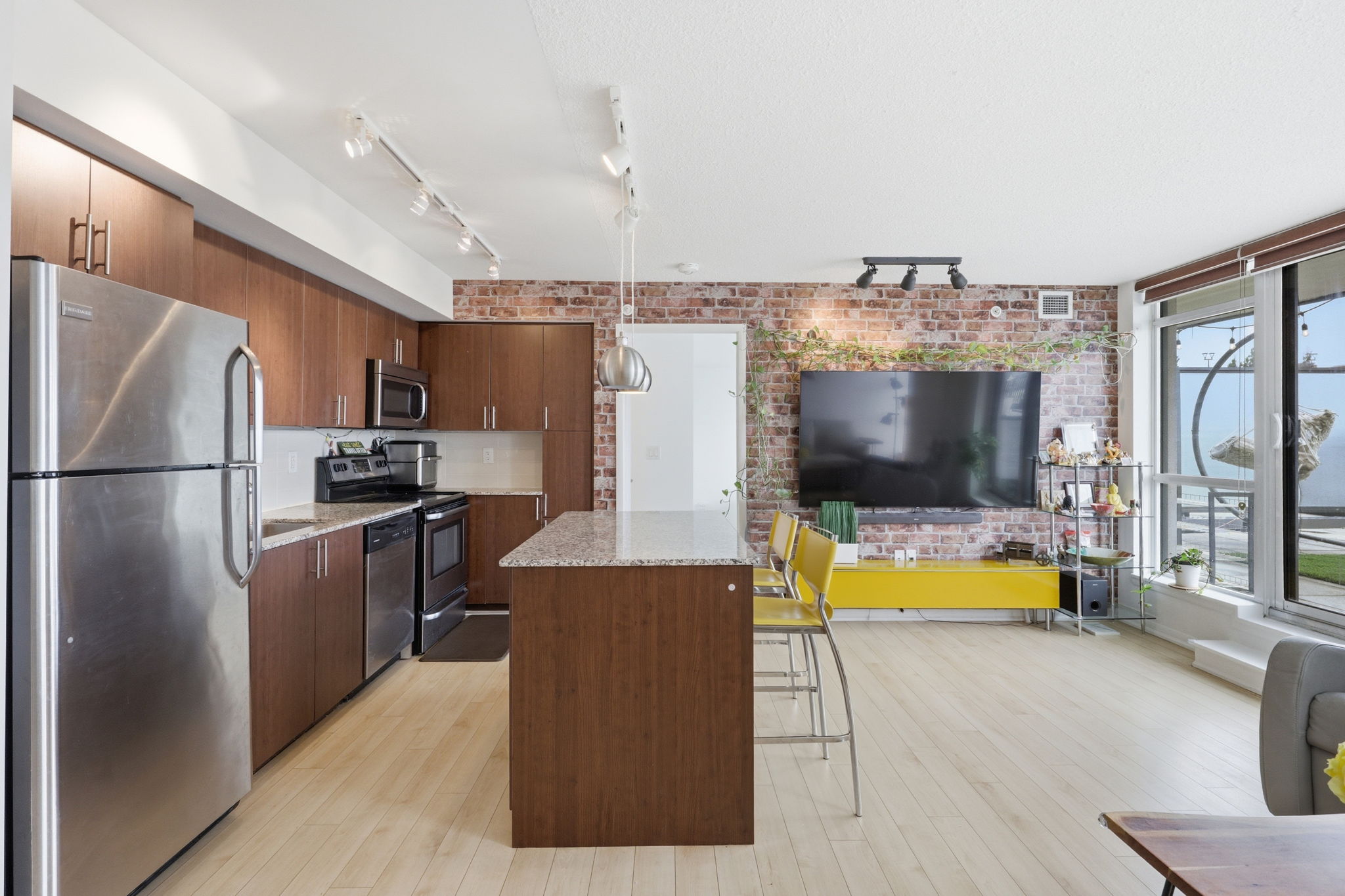 Property in Toronto — delivered property photograph 9