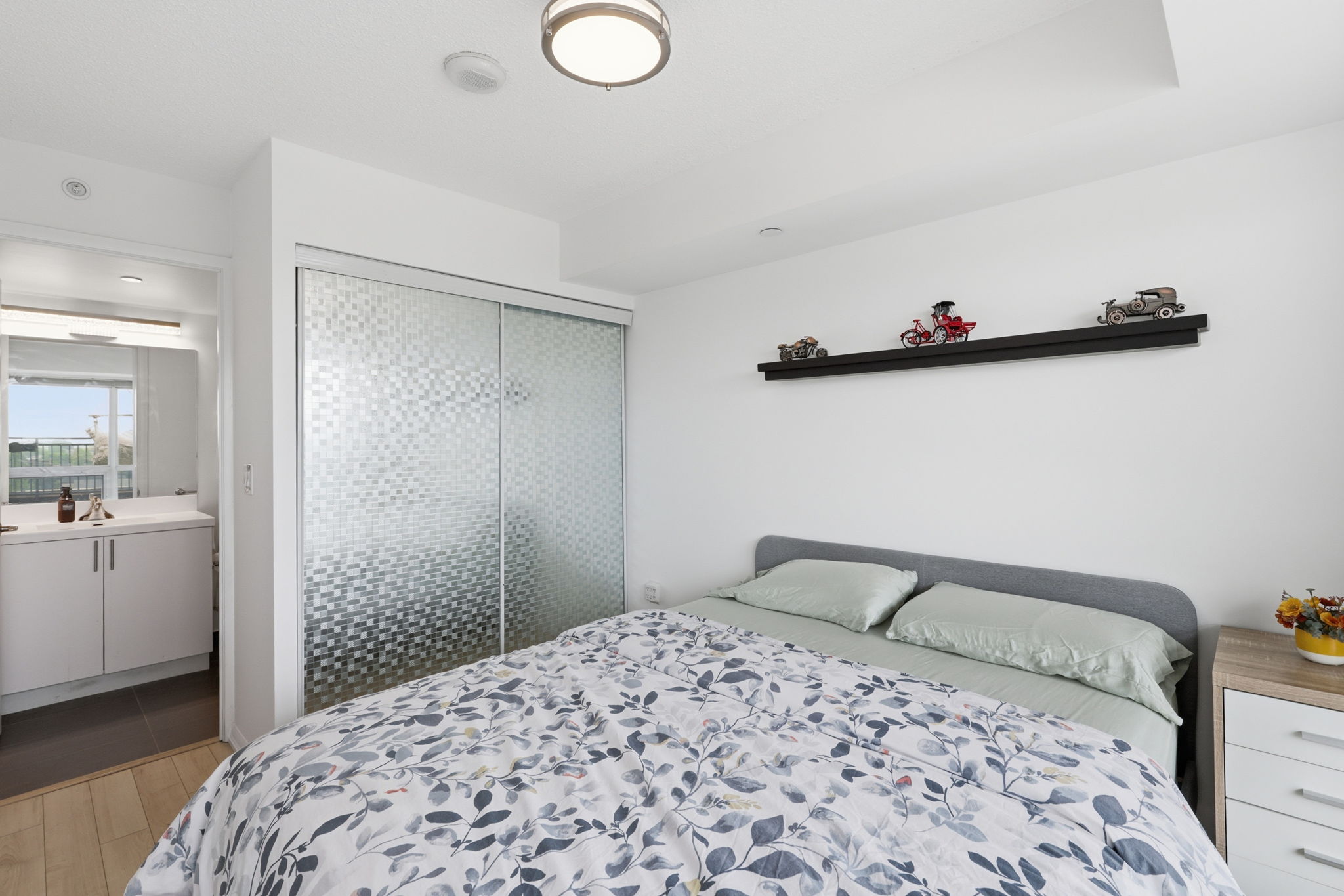 Property in Toronto — delivered property photograph 16