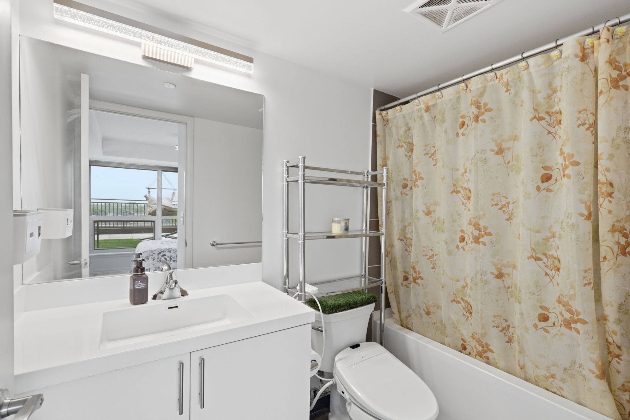 Property in Toronto — delivered property photograph 17