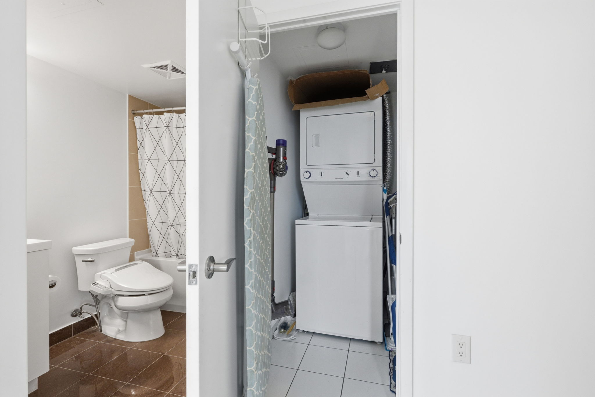 Property in Toronto — delivered property photograph 23