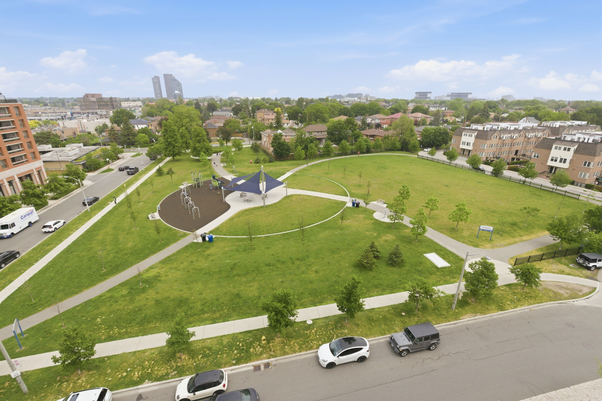 Property in Toronto — delivered property photograph 31
