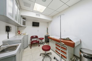 36_W_44TH_303_005