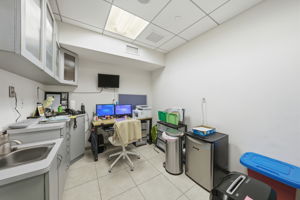 36_W_44TH_303_008