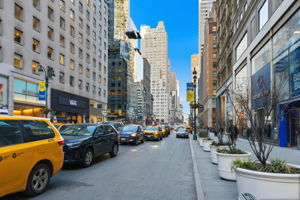 36_W_44TH_303_030
