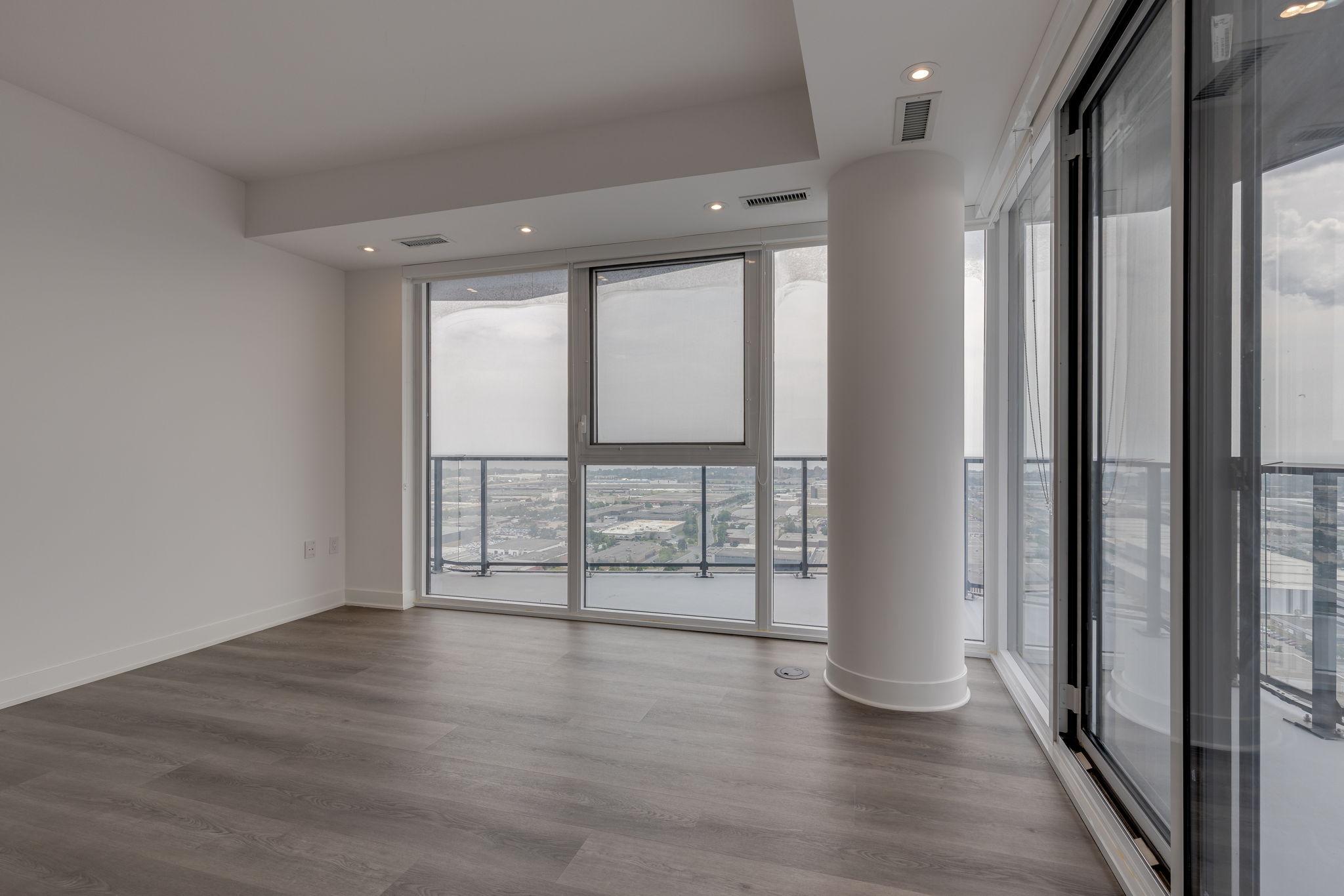 Toronto property showcase — delivered property photograph 8