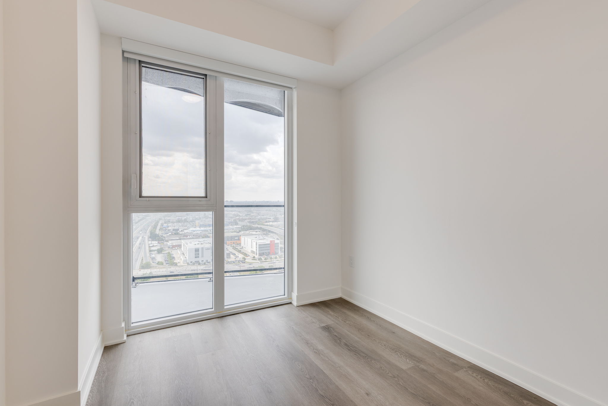 Toronto property showcase — delivered property photograph 12
