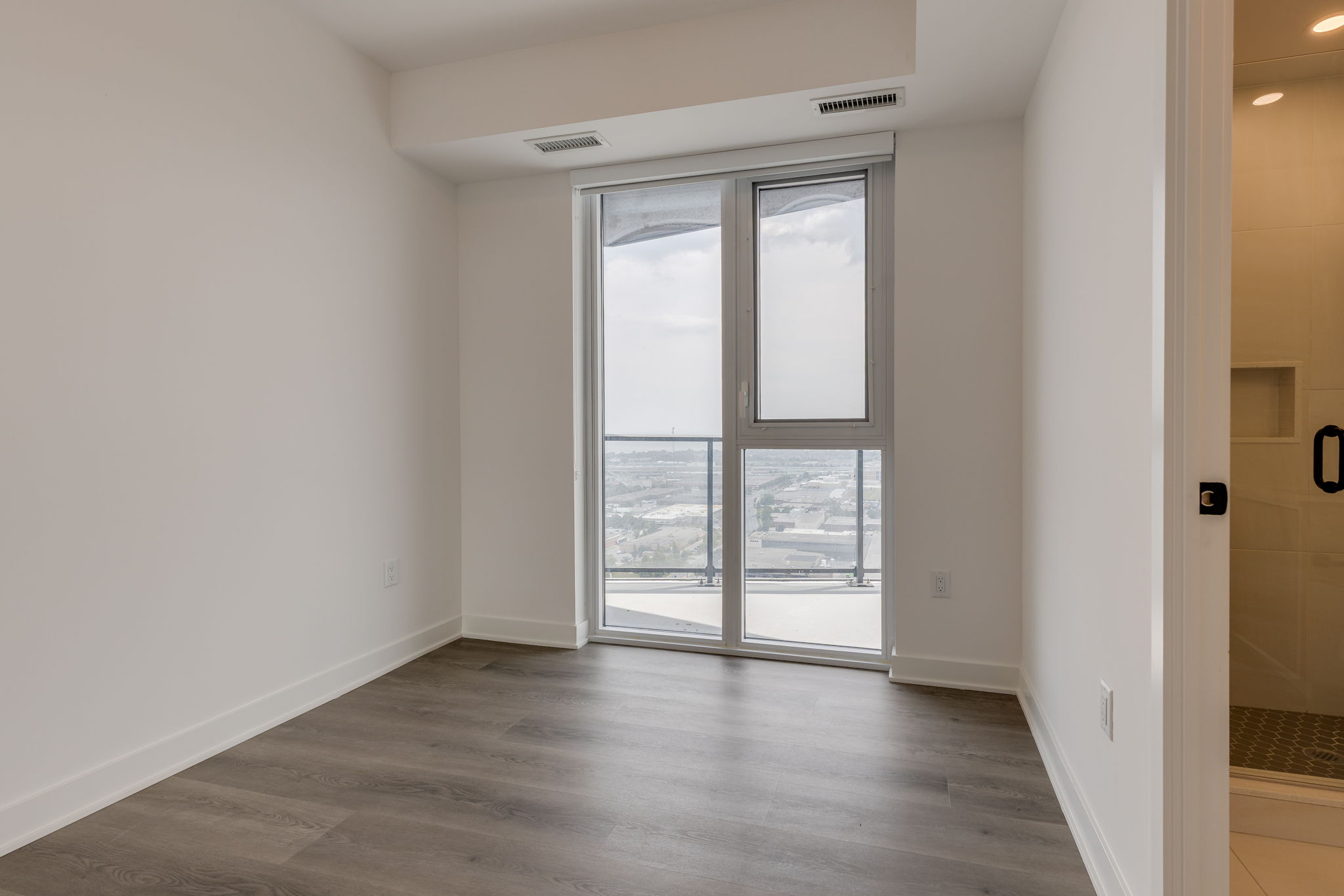 Toronto property showcase — delivered property photograph 17