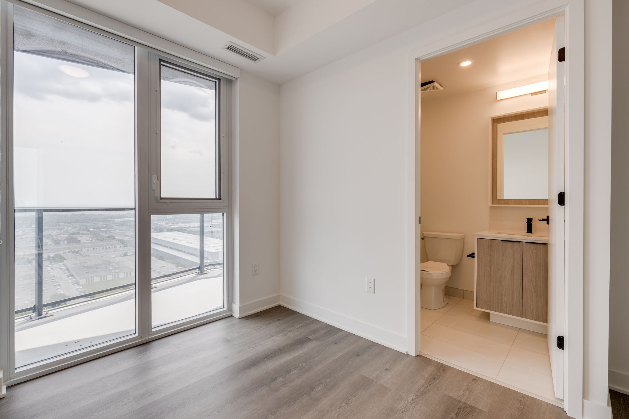 Toronto property showcase — delivered property photograph 20