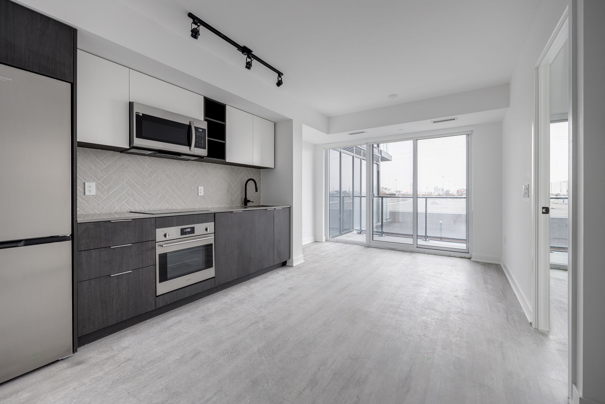 Toronto property showcase — delivered property photograph 3