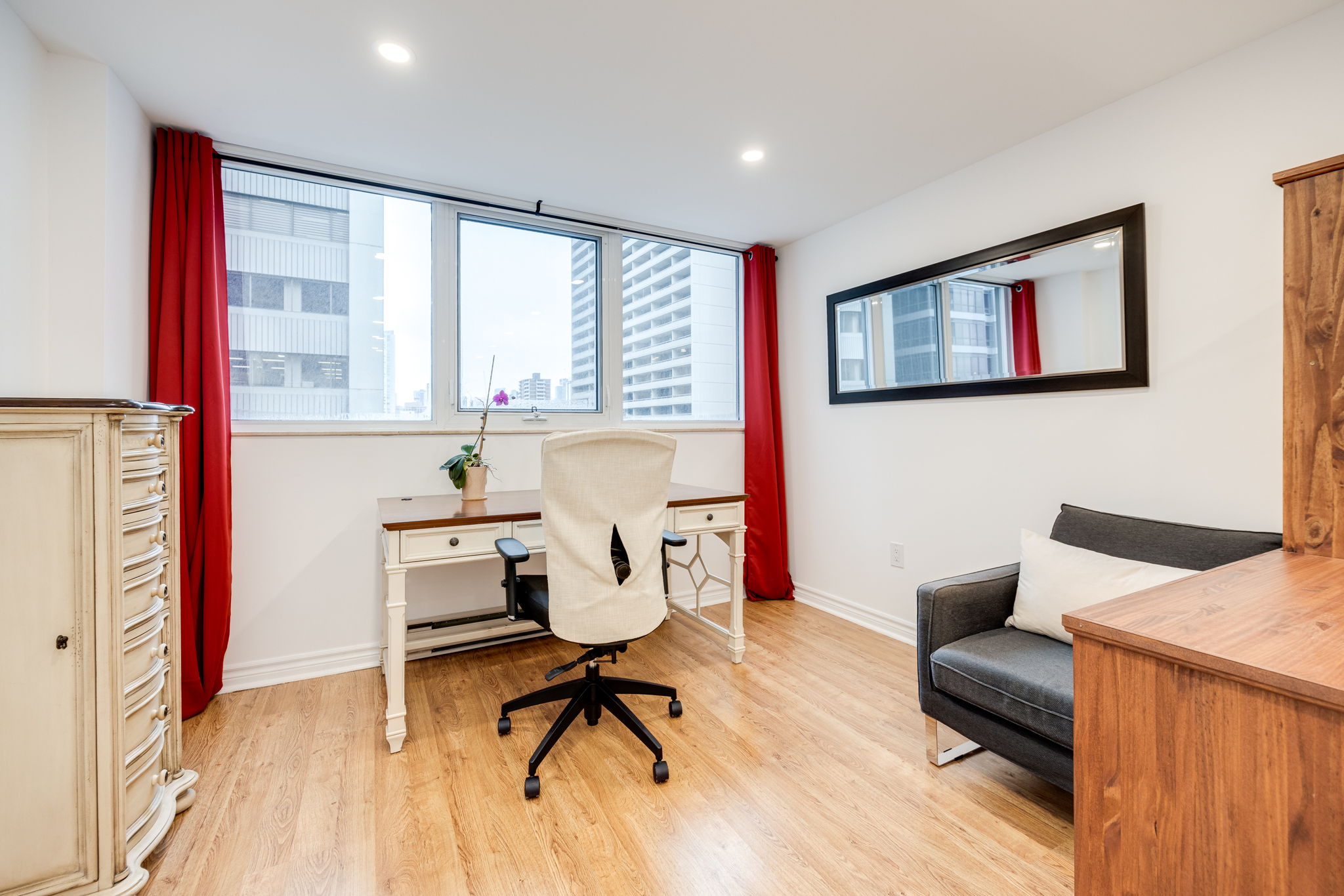 Toronto property showcase — delivered property photograph 17