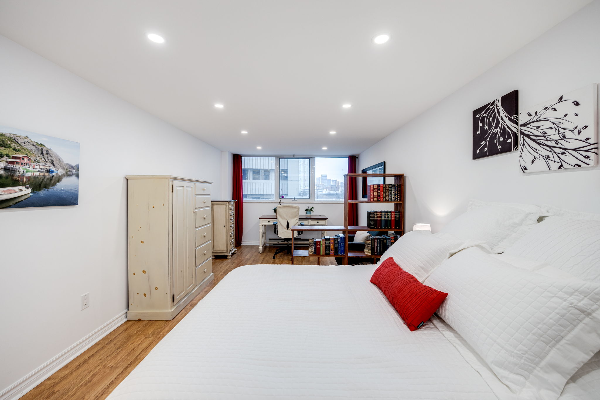 Toronto property showcase — delivered property photograph 15