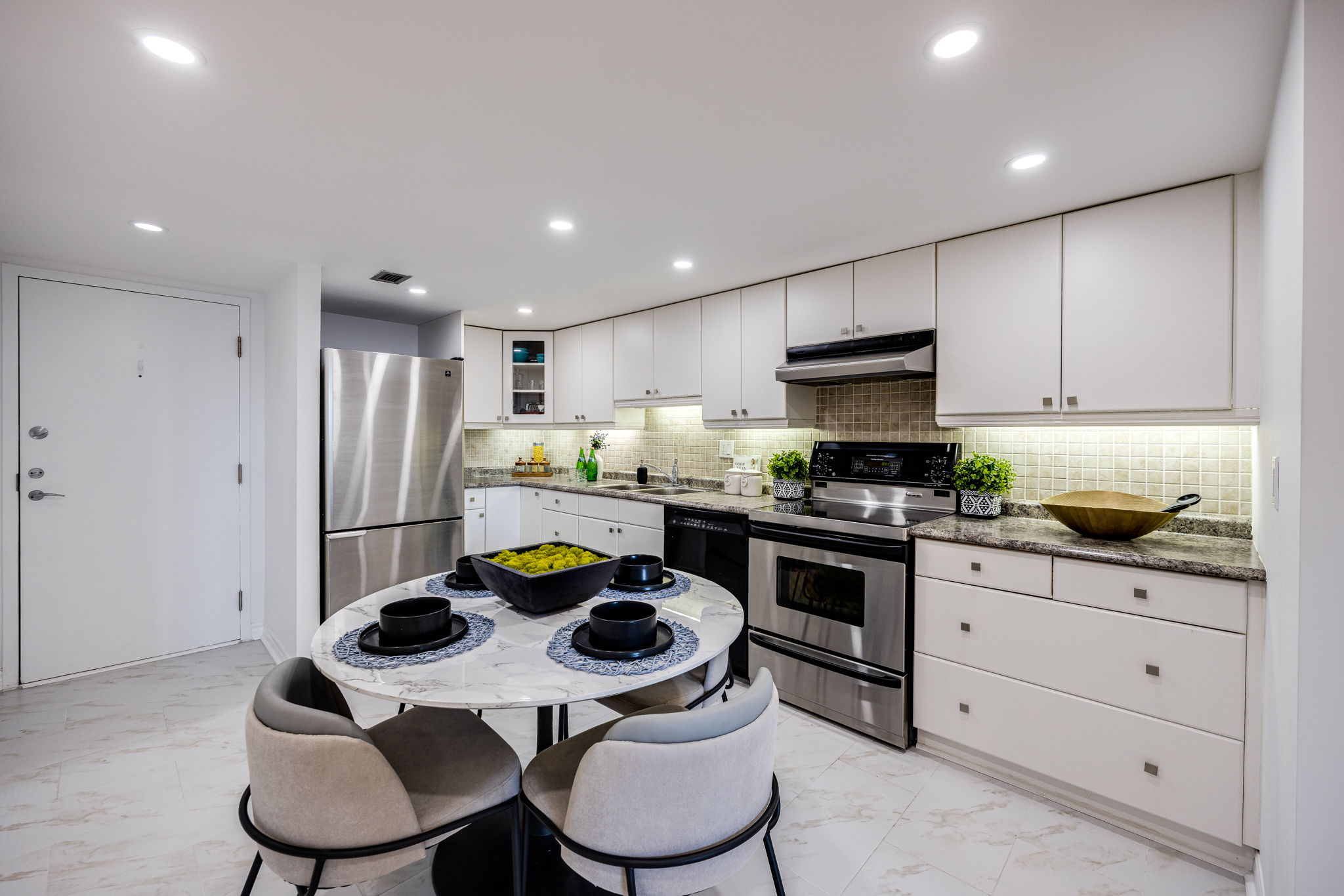 Toronto property showcase — delivered property photograph 10