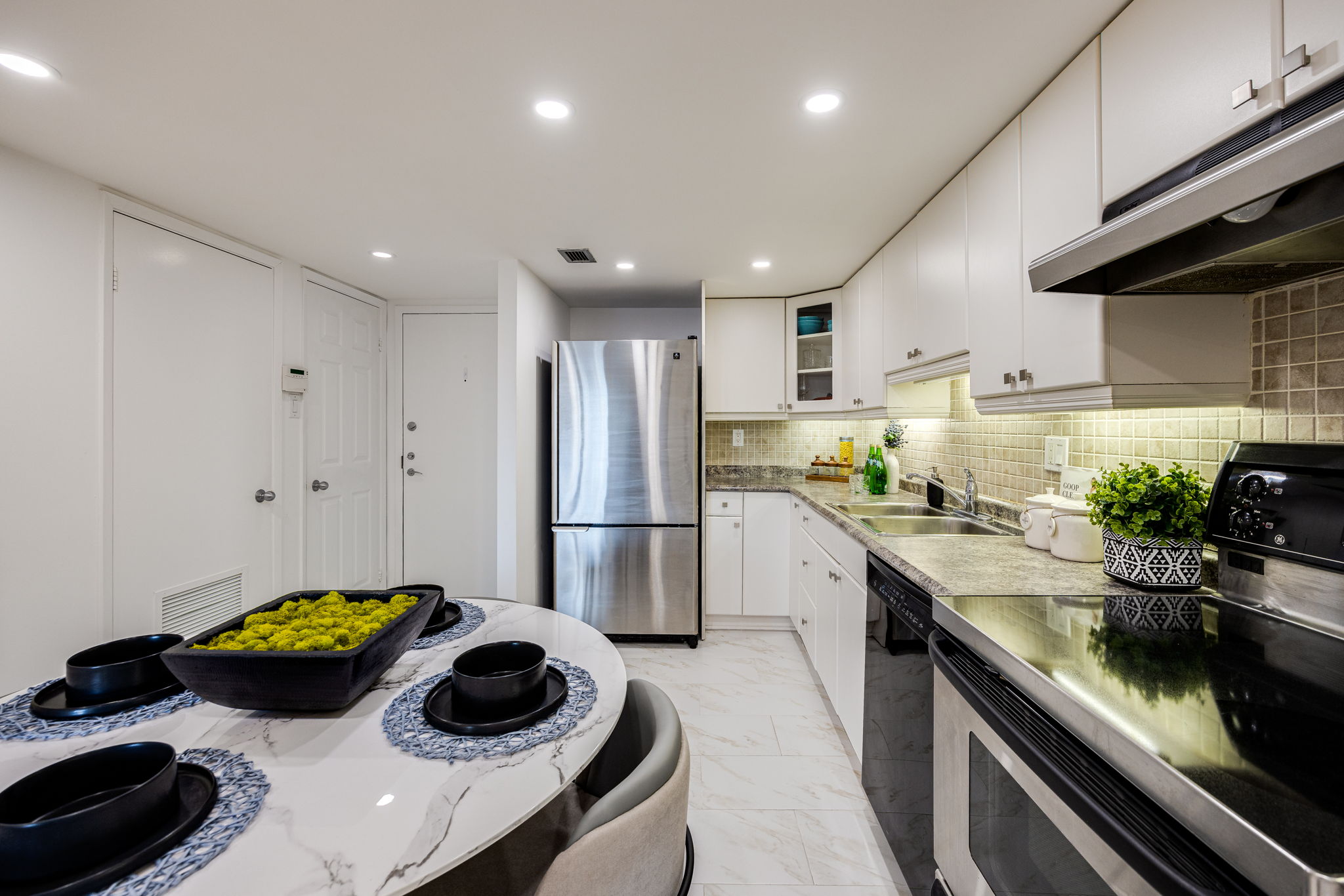 Toronto property showcase — delivered property photograph 11