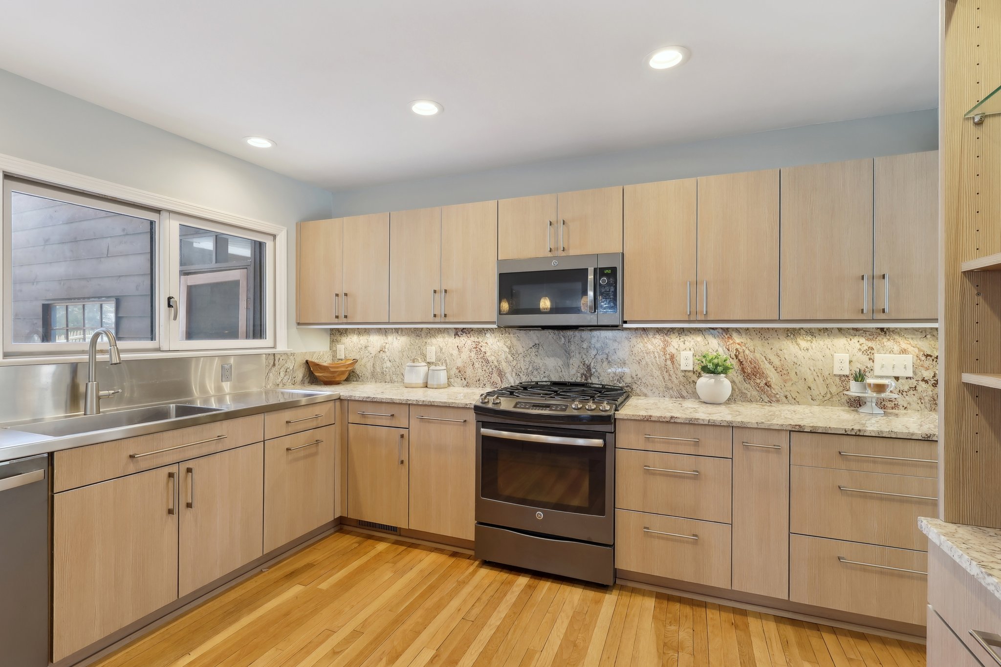 Edgemeer Pl-018.jpg