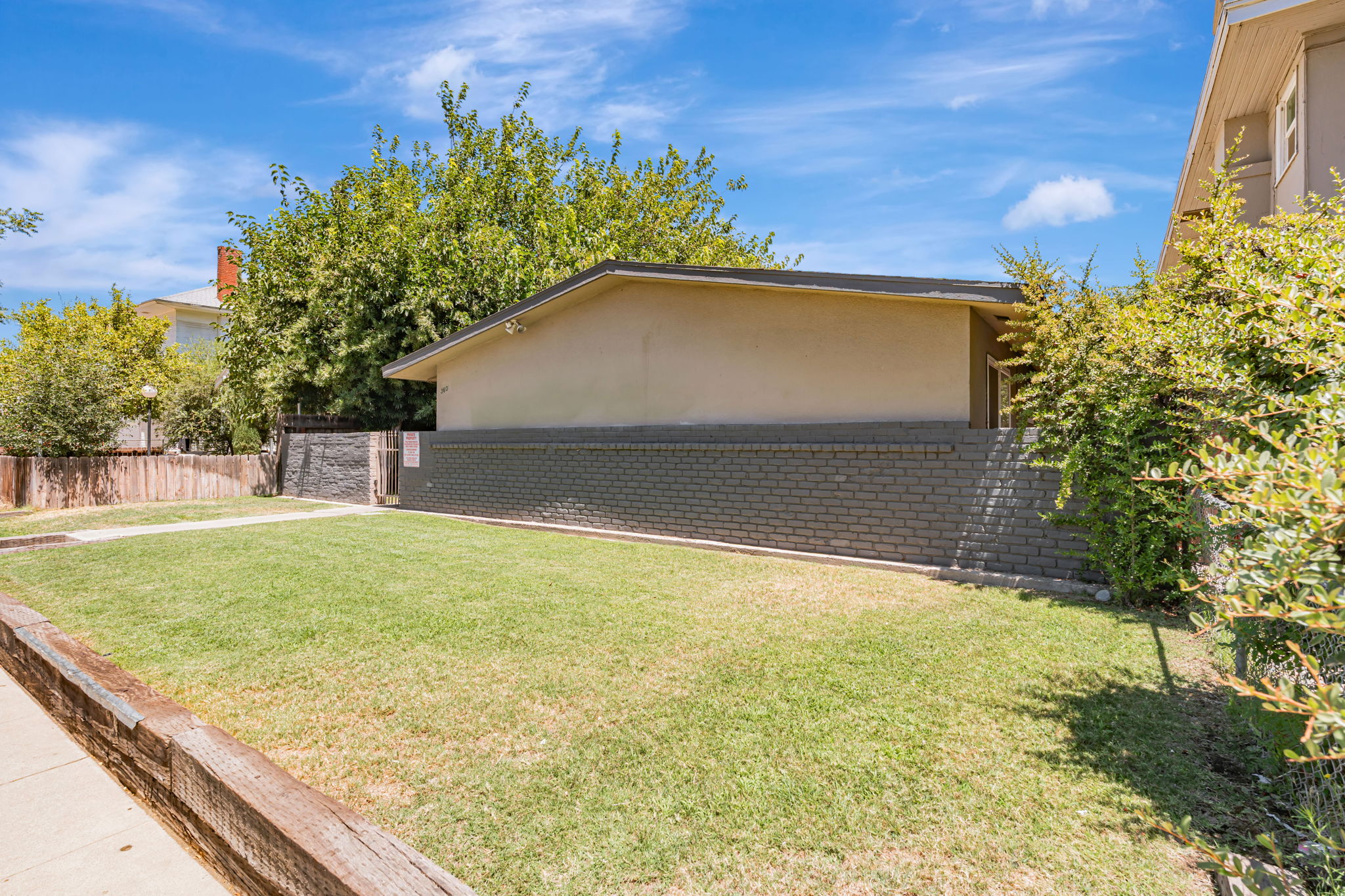 025_360 N Calaveras St